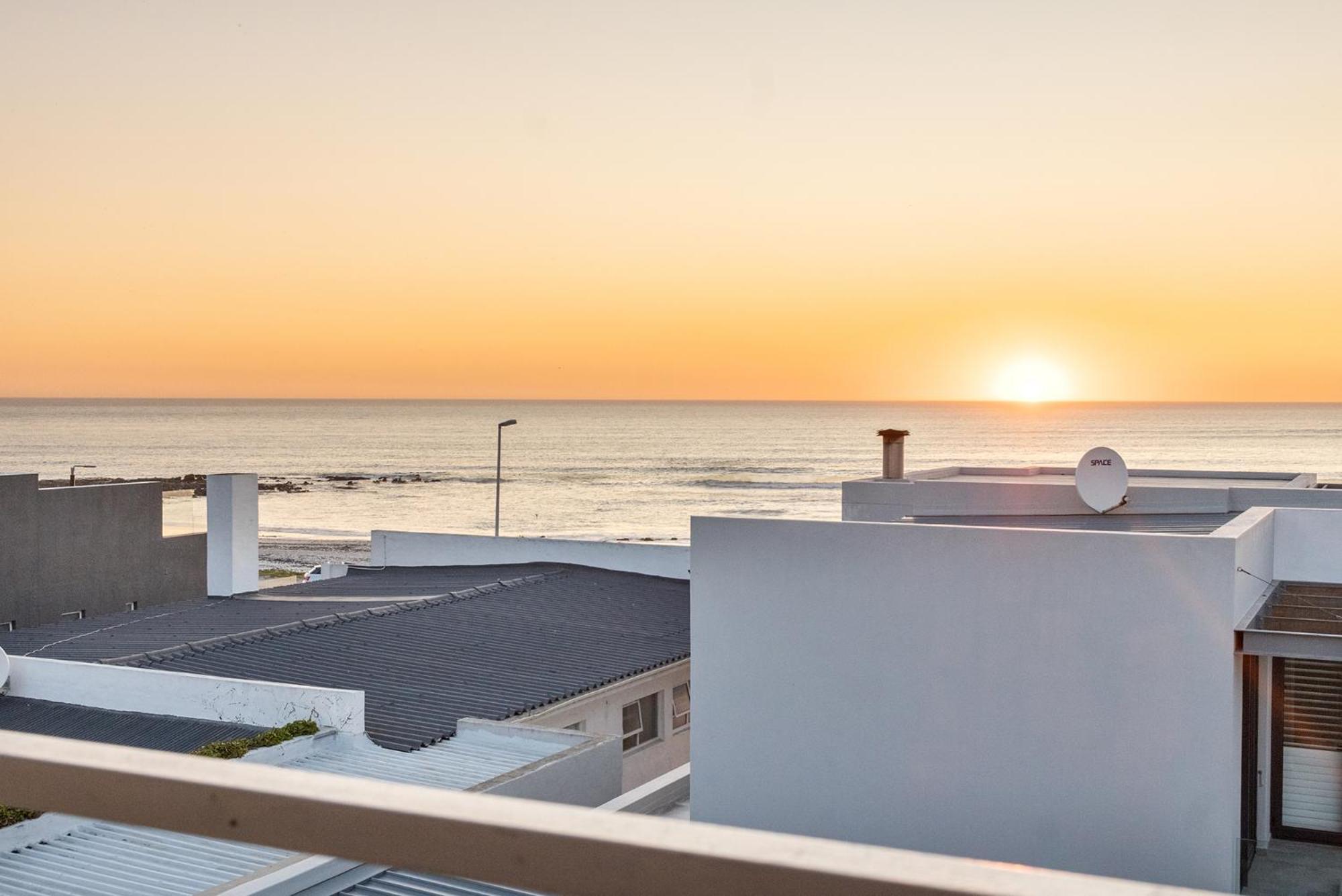 The Sandcastle Guesthouse - Melkbosstrand Esterno foto